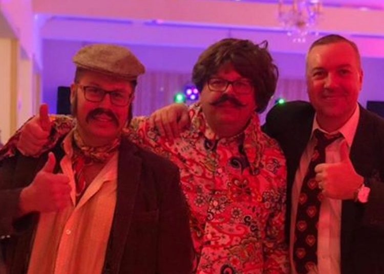 Maluch na holu, na stole czernina. Bal PRL w Czardaszu