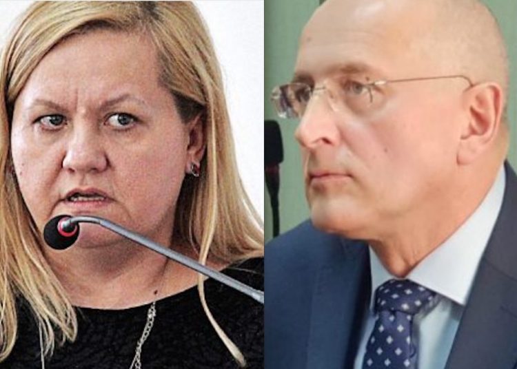 Ponad 90 tysięcy dla byłej dyrektor. Starosta: musieliśmy to wypłacić