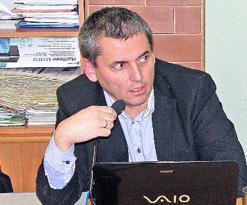 Hendrysiak mógł naruszyć etykę zawodową