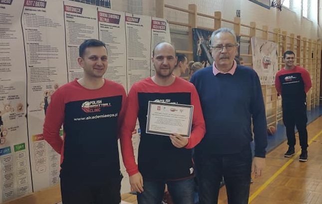 Filipiak z trenerskimi papierami