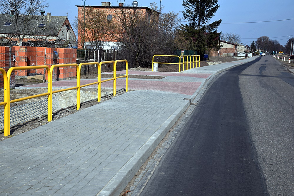 Chodnik w Sierakowie oddany do użytku
