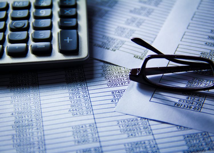 Sprzedałeś auto? Sprawdź jaki podatek musisz zapłacić od sprzedaży samochodu