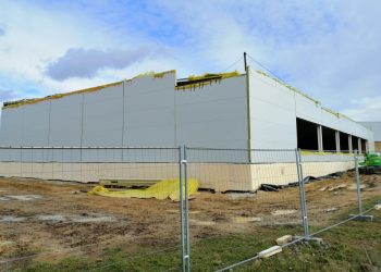 Budowa krytej pływalni postępuje