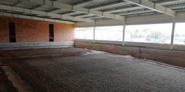 Z placu budowy basenu…