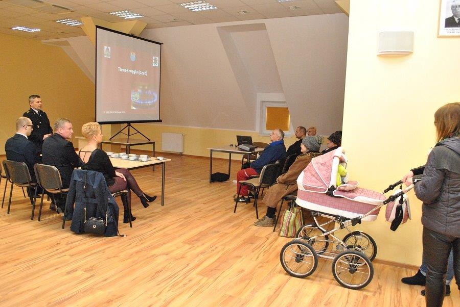 Rozdali mieszkańcom czujki czadu i dymu