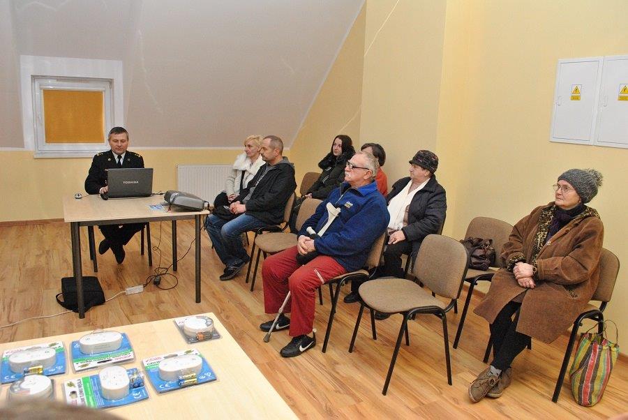 Rozdali mieszkańcom czujki czadu i dymu