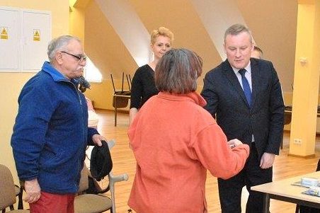 Rozdali mieszkańcom czujki czadu i dymu