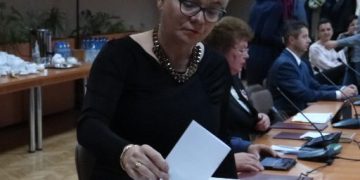 Park za halą sportową?