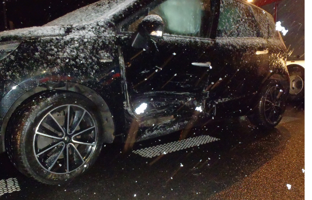 Kolizja dwóch aut na krajówce