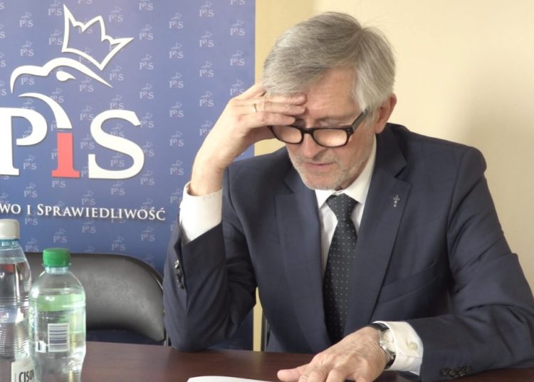 Poseł PiS żartuje: W parlamencie mamy samych idiotów