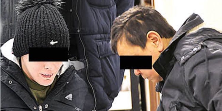 Siedzą w osobnych celach. Wkrótce zbada je psychiatra