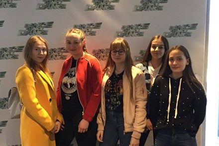 Zasiedli na widowni Dance, Dance, Dance