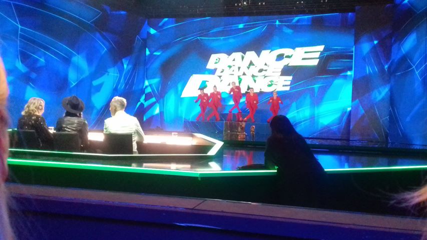 Zasiedli na widowni Dance, Dance, Dance