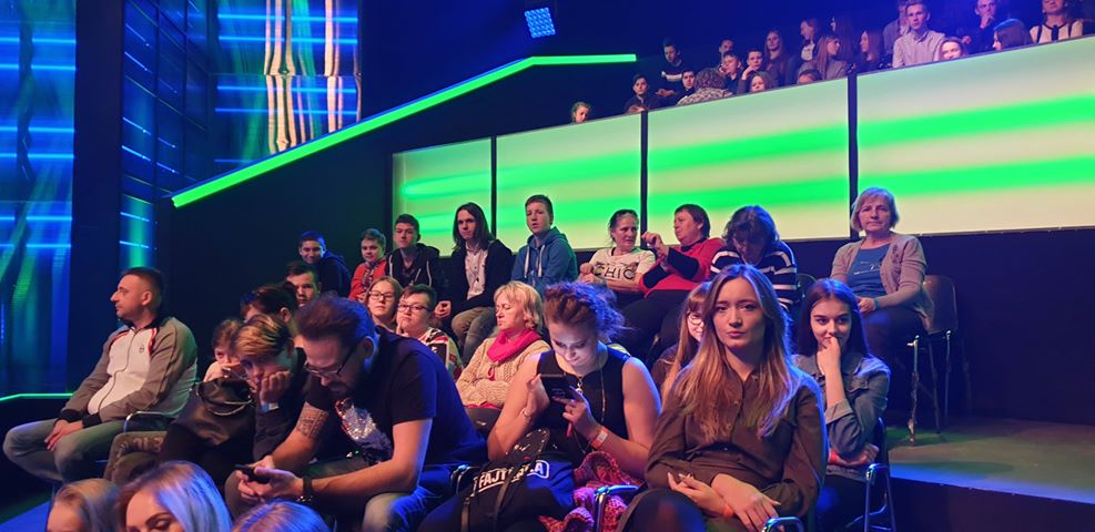 Zasiedli na widowni Dance, Dance, Dance