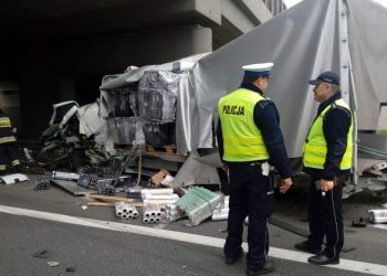 Śmiertelny wypadek pod Strzałkowem. Autostrada zablokowana ZDJĘCIA