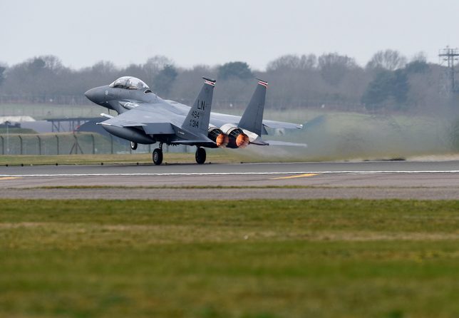 Samoloty F-15 w Powidzu