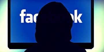 Uważaj! Oszukują przez Facebooka