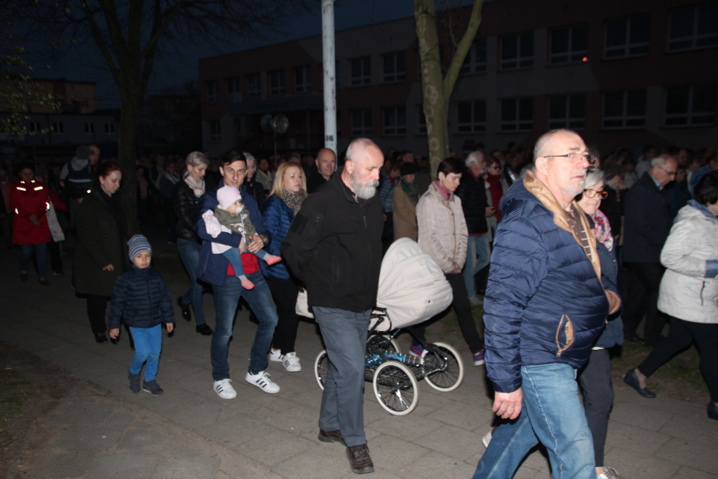 Ulicami Słupcy przeszła droga krzyżowa ZDJĘCIA