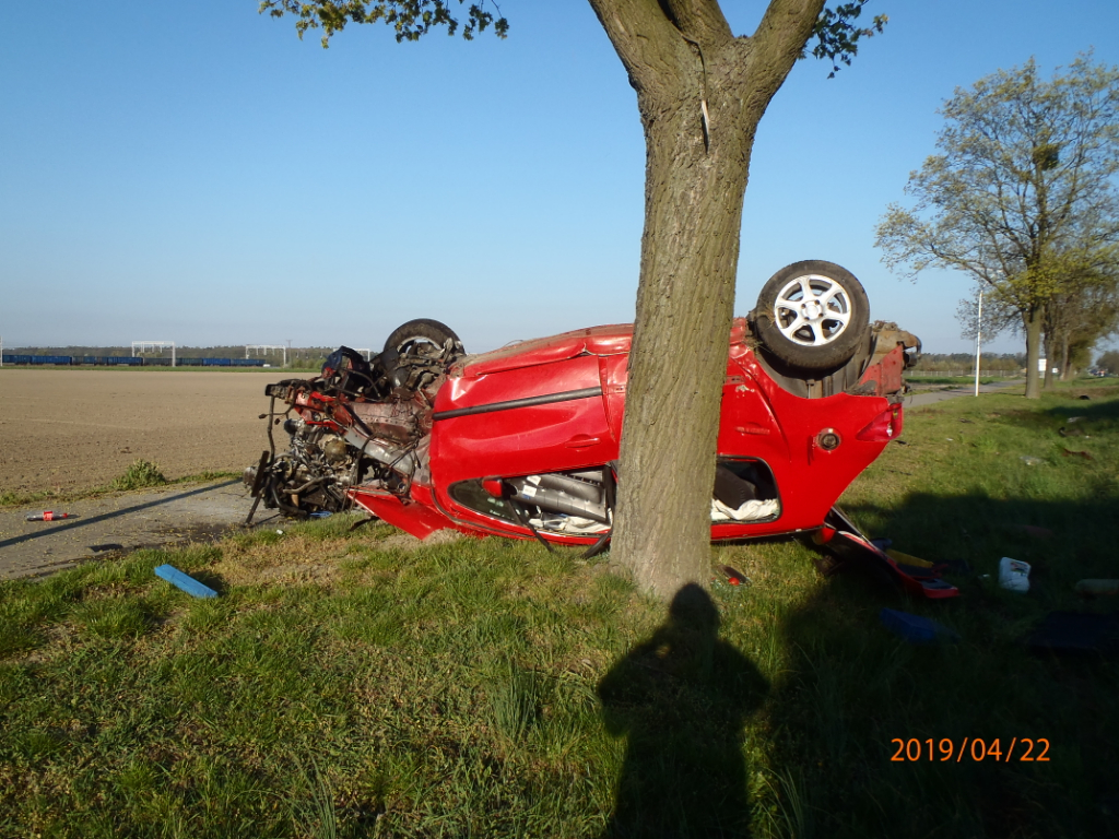 Wypadł z drogi i dachował na K92 ZDJĘCIA