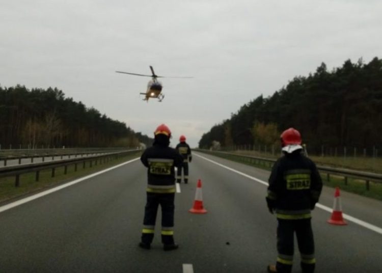 Helikopter LPR lądował na autostradzie