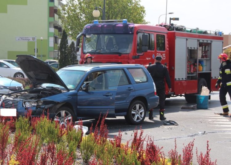 Wypadek koło Lidla. Zderzyły się dwa auta