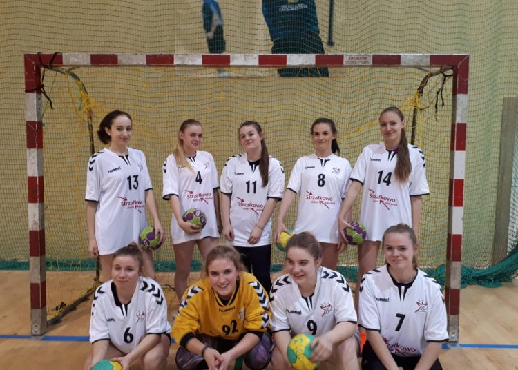 Z sympatii do piłki ręcznej…