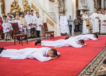 W Lądzie wyświęcono trzech księży