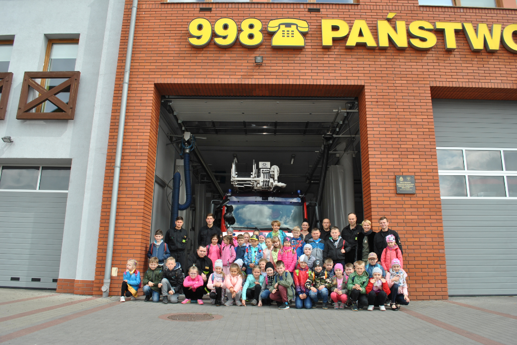 Dzieci z wizytą u słupeckich strażaków
