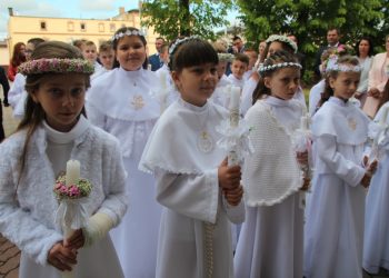 Komunia w Strzałkowie. Zobacz zdjęcia