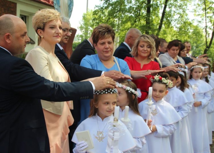 Komunia w Ostrowitem. Zobacz zdjęcia!