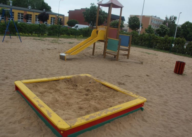 Zbierają zabawki na place zabaw