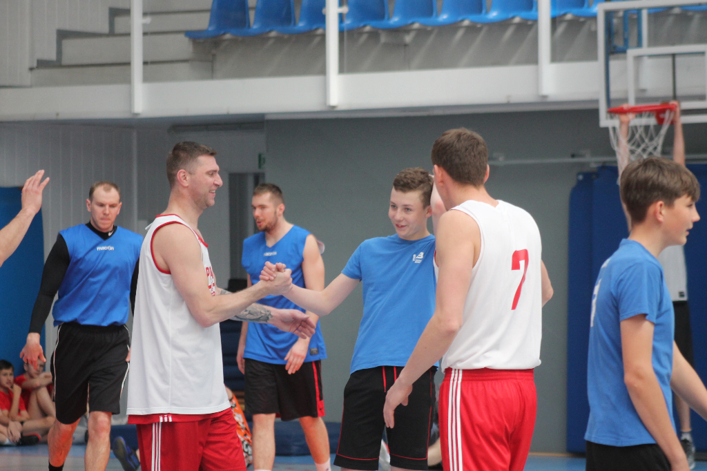 Koszykarscy kadrowicze gościli w Słupcy