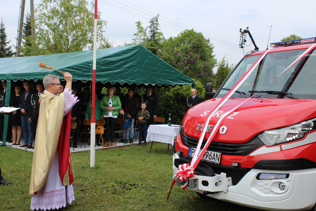 Powiatowe obchody i auto dla Woli