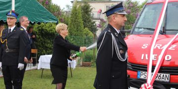 Powiatowe obchody i auto dla Woli