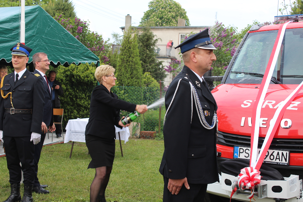 Powiatowe obchody i auto dla Woli