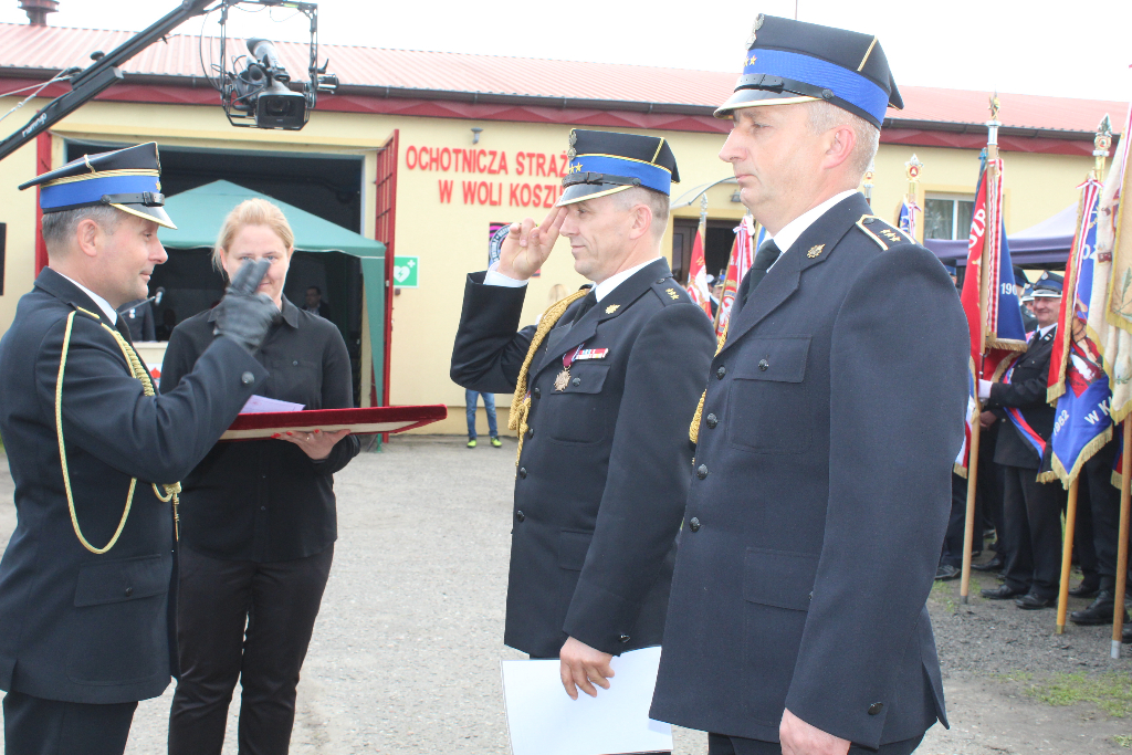 Powiatowe obchody i auto dla Woli