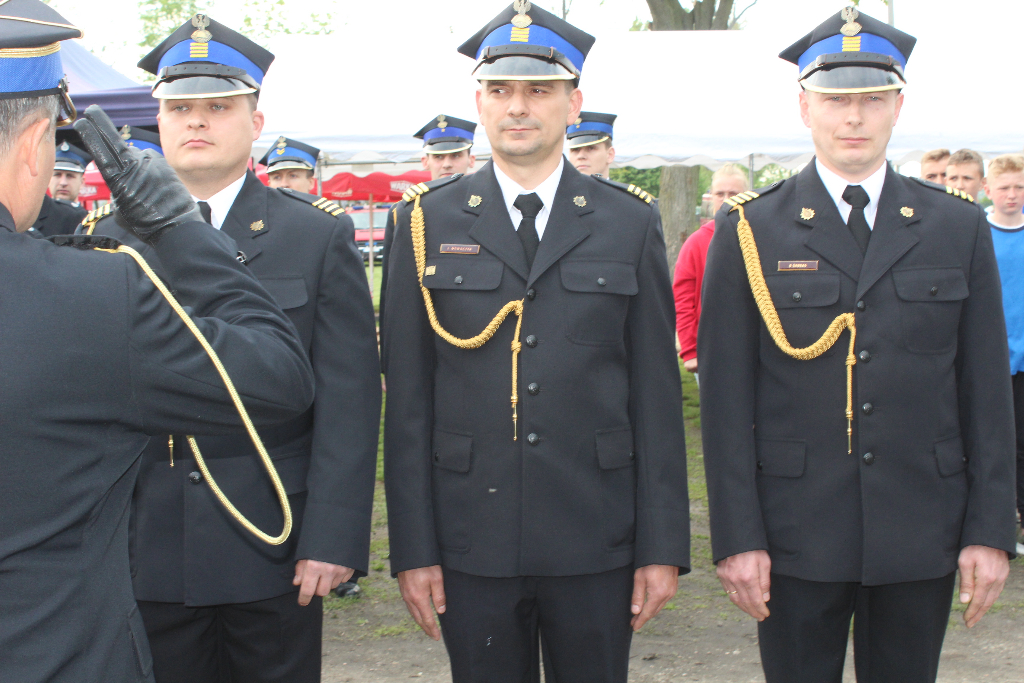 Powiatowe obchody i auto dla Woli