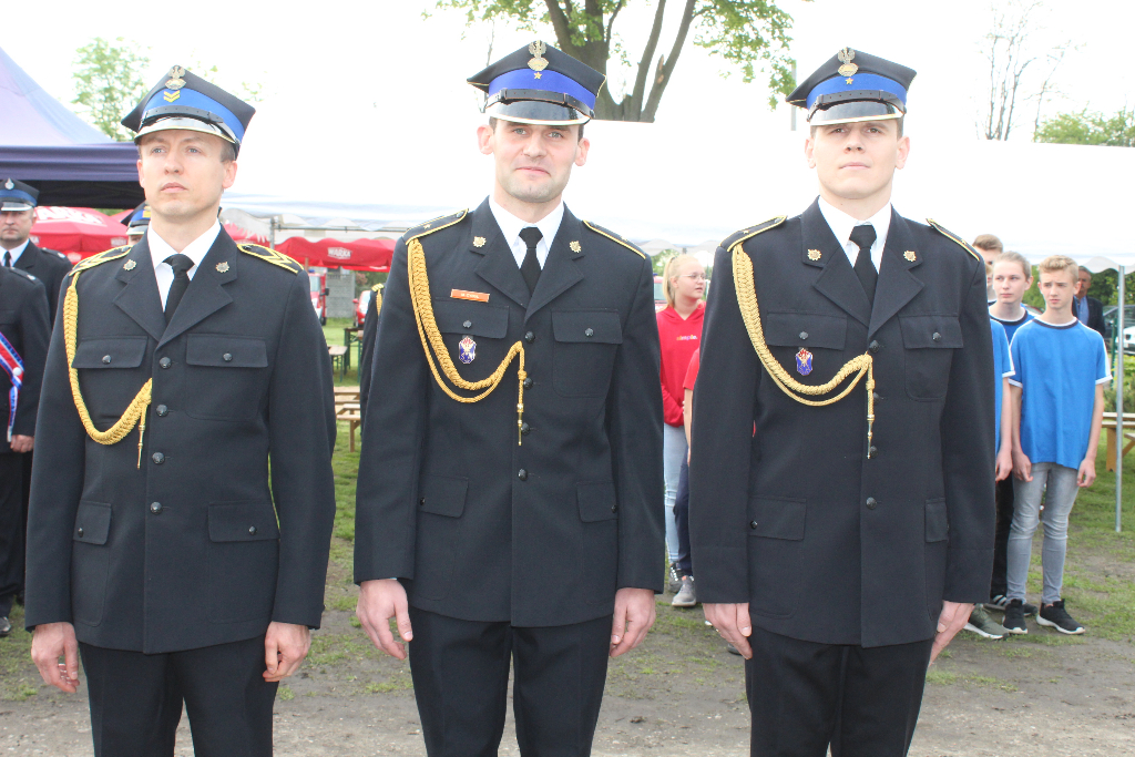 Powiatowe obchody i auto dla Woli