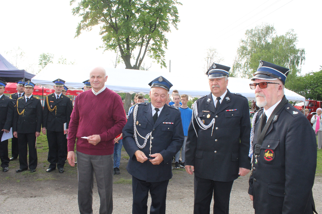 Powiatowe obchody i auto dla Woli