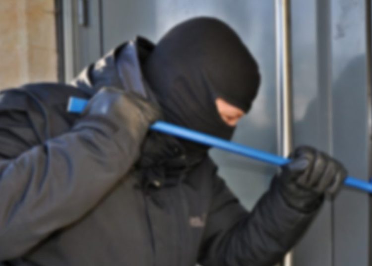 Na osiedlu okradli kolejne mieszkanie