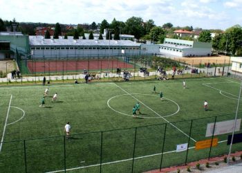 Piszą matury, zamykają orlika