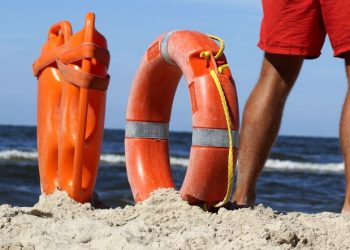 Kto na ratunek turystom nad jeziorem?