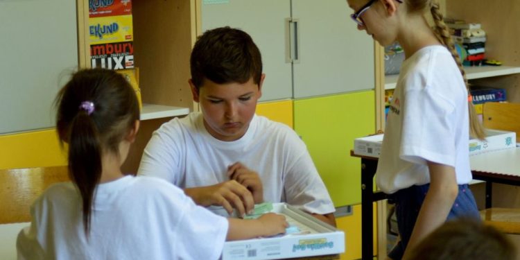 Drążna: W wakacje uczą się programowania