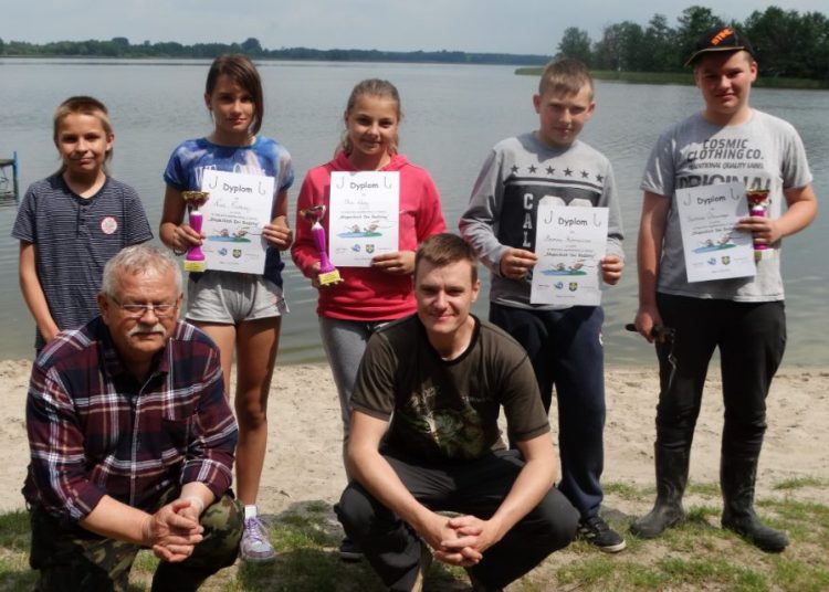 Wędkowali starsi i młodsi