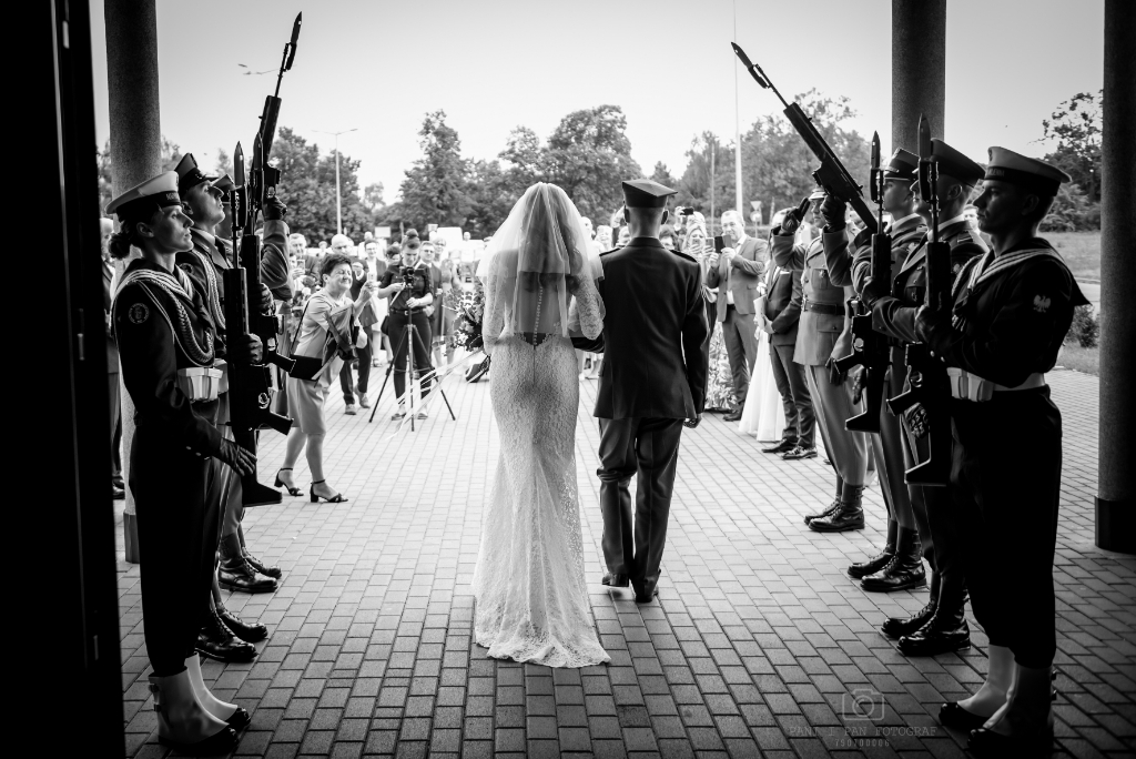 Mateusz i Karolina powiedzieli sobie „tak”. Ślub miał wyjątkową oprawę