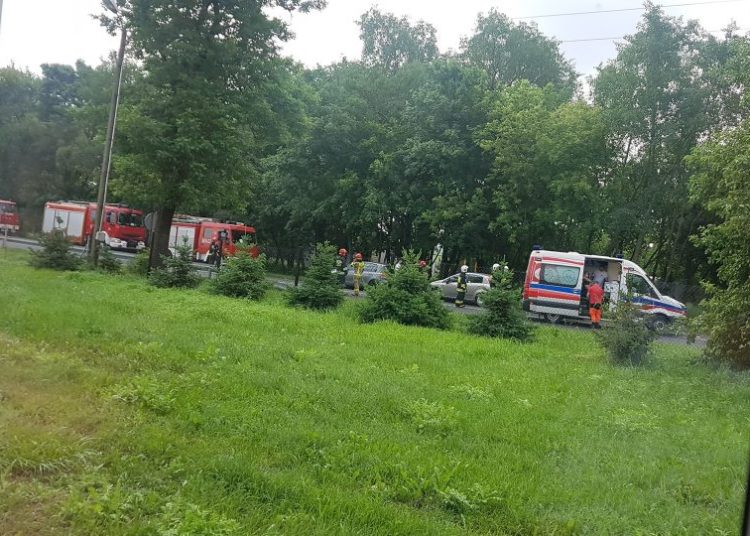 Staw: Zderzyły się trzy auta z busem