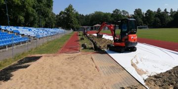 Zaczynają oświetlać bieżnię na stadionie