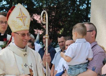 Prymas uczestniczył w 650-leciu parafii