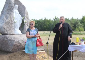 Poświęcenie terenu pod hospicjum w Gółkowie i figury Matki Boskiej