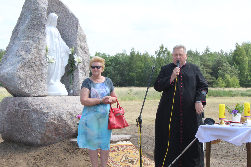 Poświęcenie terenu pod hospicjum w Gółkowie i figury Matki Boskiej